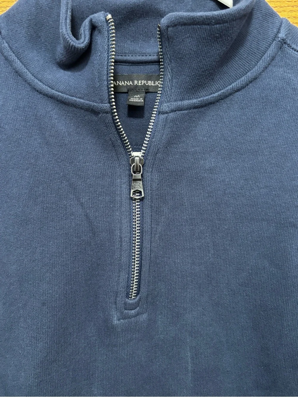 Banana Republic Men's Quarter-Zip Sweater. Sz M. NWOT